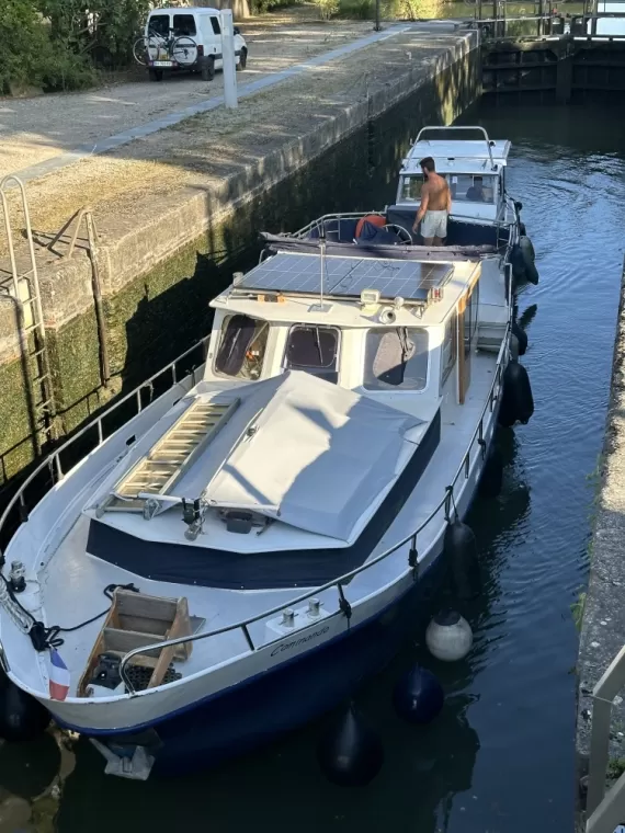 Assistance et remorquage d'une vedette hollandaise avec Fluvial Boats : tout ce qu'il faut savoir, aux alentours de Toulouse, Fluvial Boats