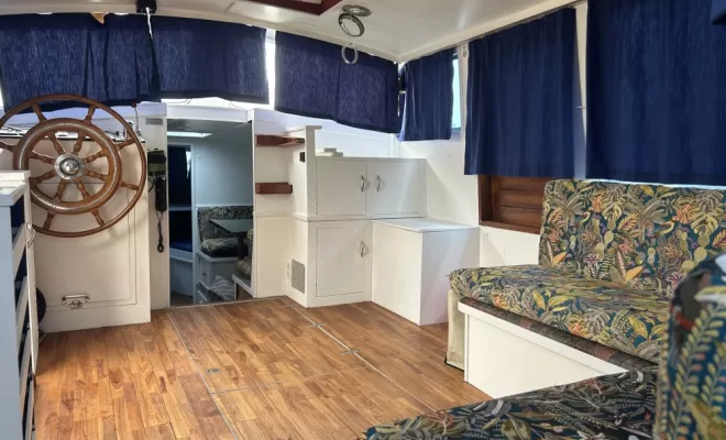Vedette Hollandaise AK HELMERS , aux alentours de Toulouse, Fluvial Boats