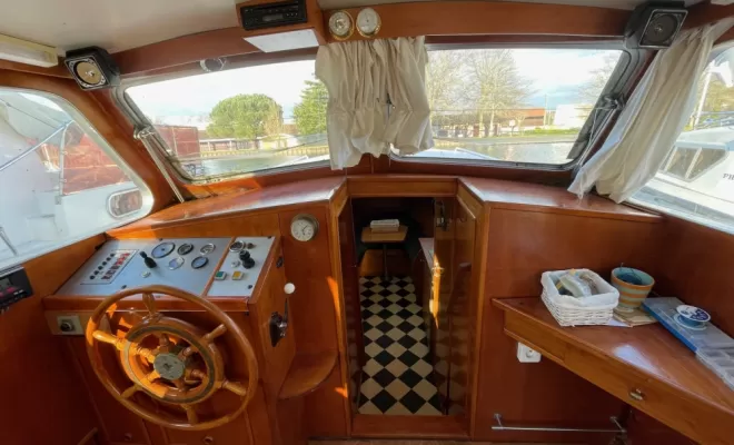 Vedette Hollandaise BEOUT , aux alentours de Toulouse, Fluvial Boats