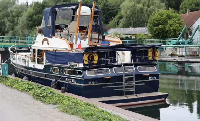 Vedette hollandaise "HARMONY", aux alentours de Toulouse, Fluvial Boats